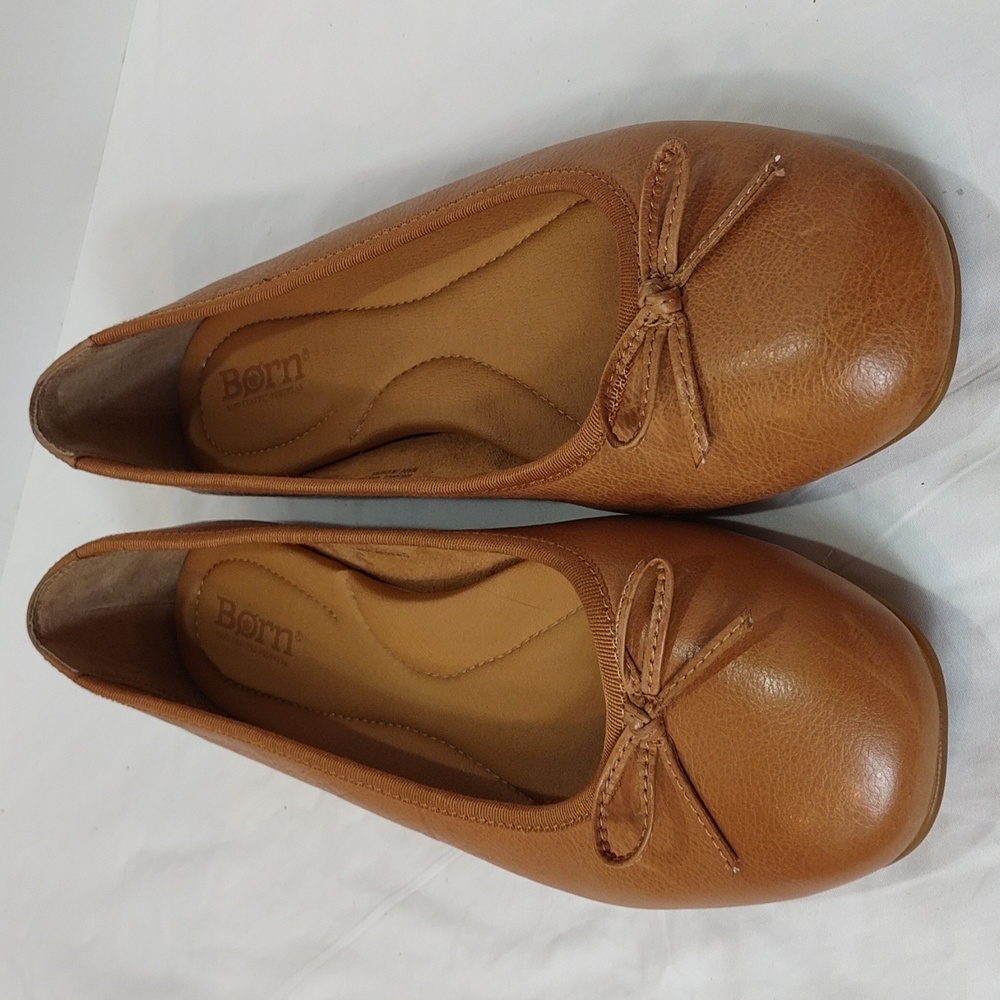 Born Women's Flats Camel Brown Leather Size 8.5M Bow Accent Slip On Shoes